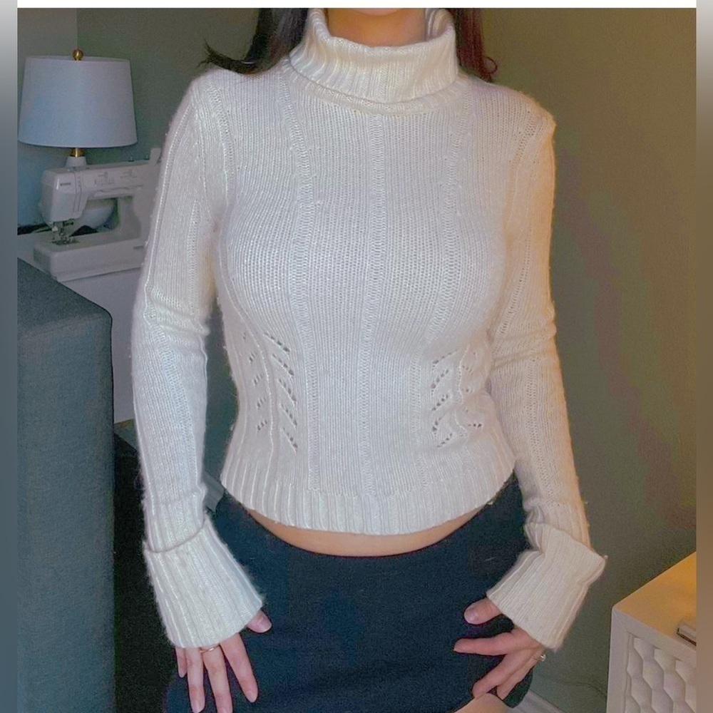 Express‎ Chunky White Turtleneck wool Sweater Size L